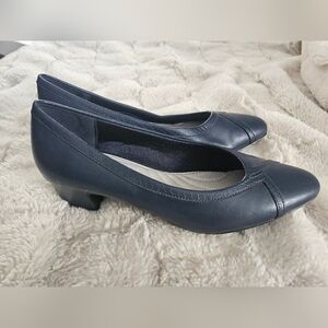 easy street Navy Low Block Heel Pumps